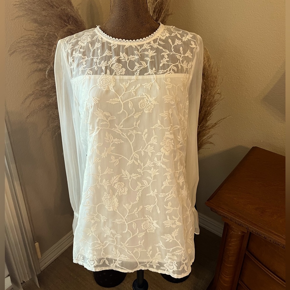 White House Black Market White Embroidered Blouse